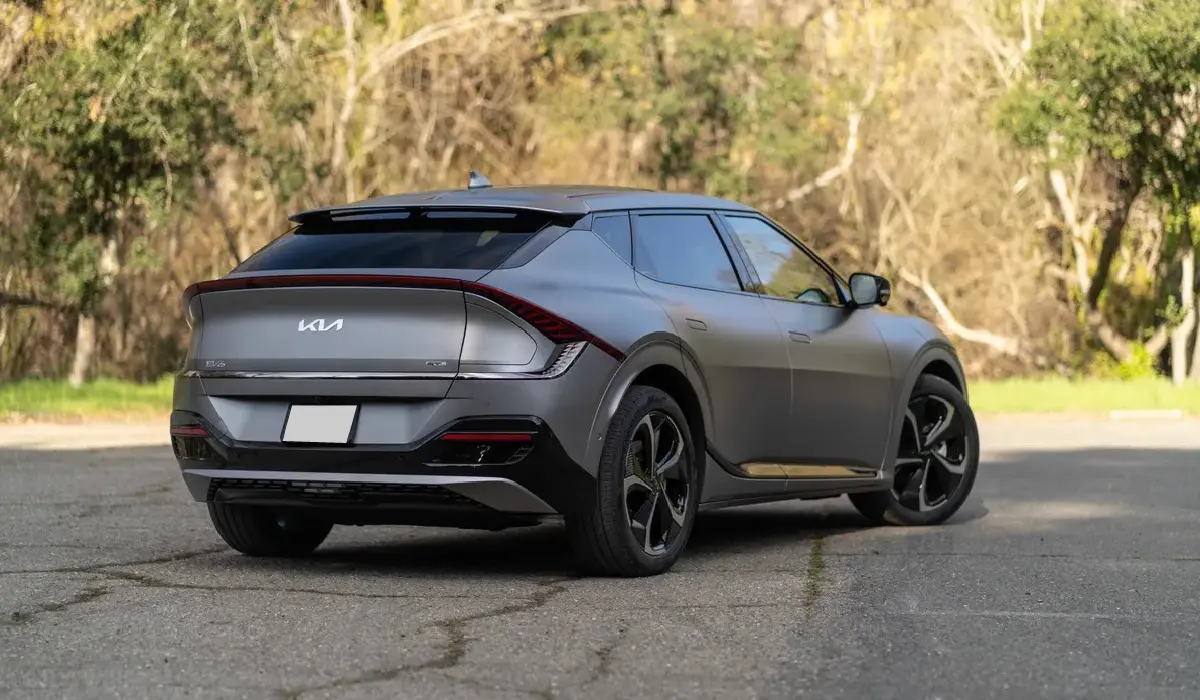 Kia - EV6 GT Line RWD - Luxury Electric SUV Rentals - Preowned Luxury Electric SUV - Exclusive Concierge Club.webp